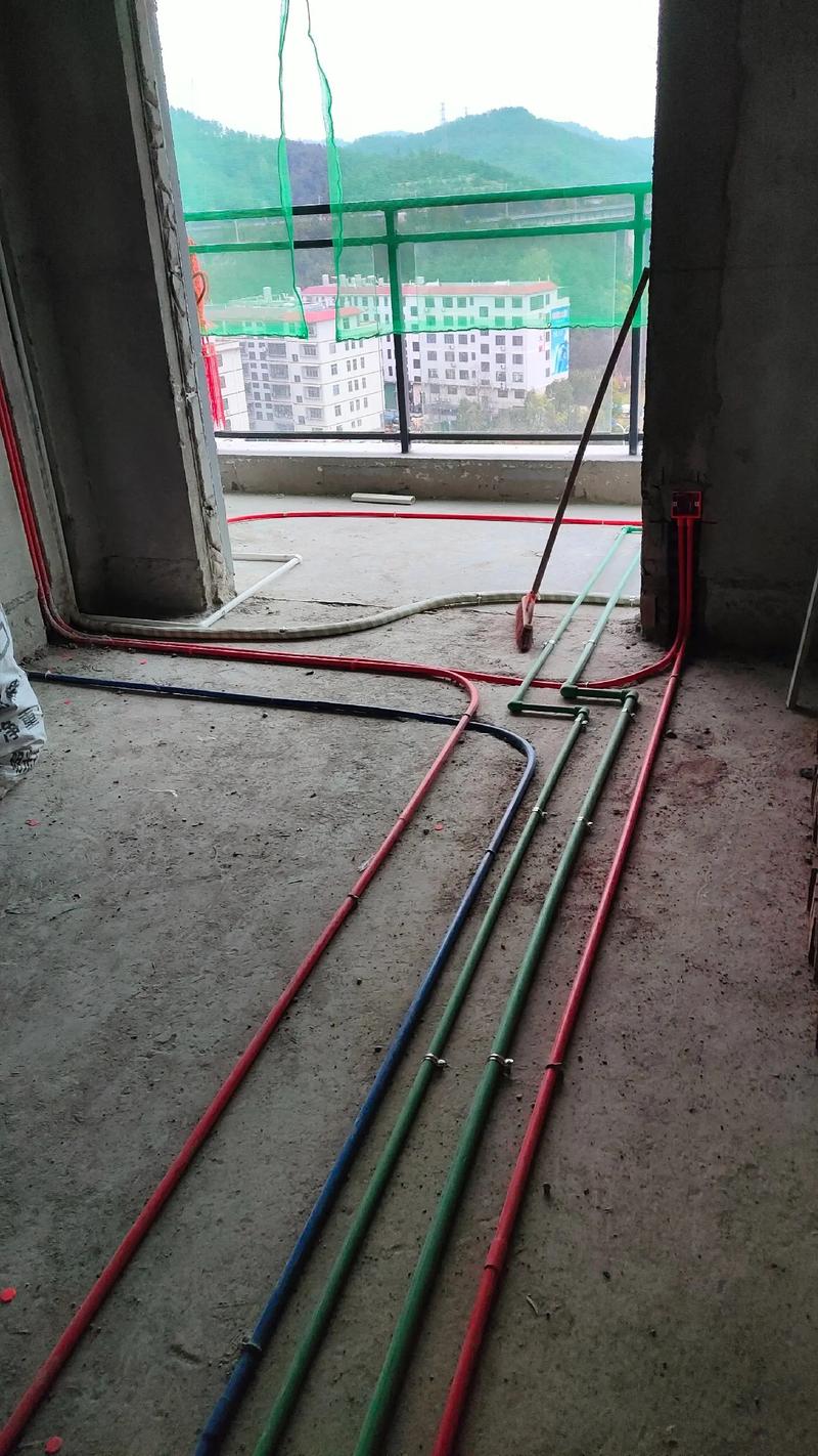 南山原著21栋02户型水电前期施工完毕 家装水电是关键，室内水电安装马虎不得